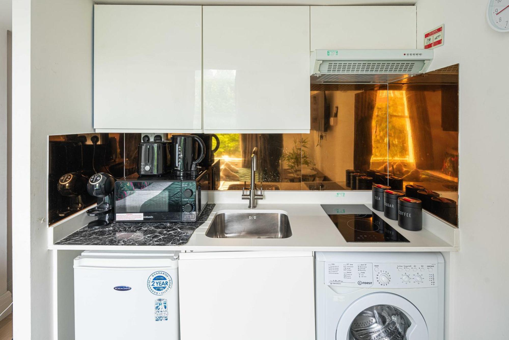 Lovely In Prime Maida Vale Location- Zone 2 Apartment